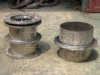 不銹鋼柔性防水套管和<a href=http://www.m.cswx888.com target=_blank class=infotextkey>剛性防水套管</a>